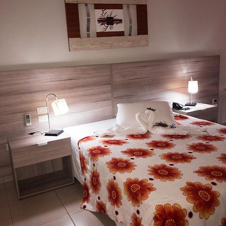 Hotel Renascer Morrinhos  エクステリア 写真
